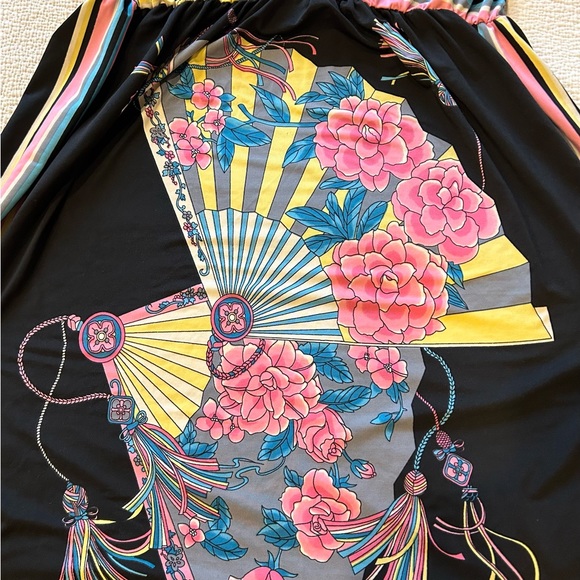 Asian inspired dress with V neck front and back, empire waist - Picture 4 of 4